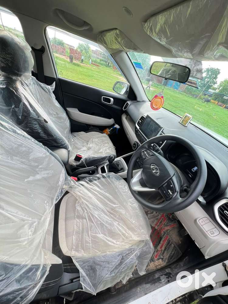 Hyundai Venue Petrol 2023
