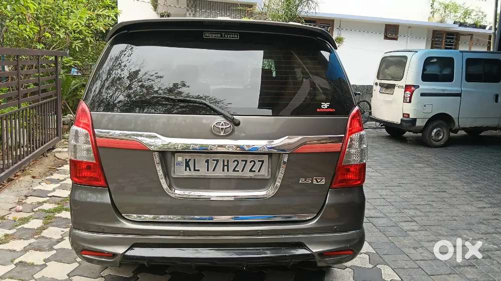 Toyota Innova G4 8 Seater 2012 Model