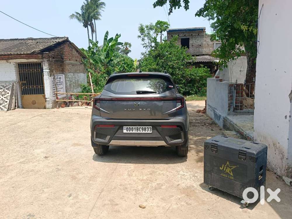 Mahindra Xuv 3xo Ax5 Petrol Manual Well Maintained Bought On Sep 27