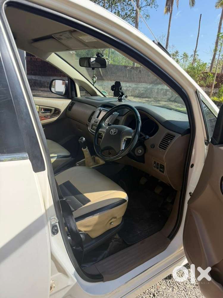 Toyota Innova 2015 Diesel Well Maintained