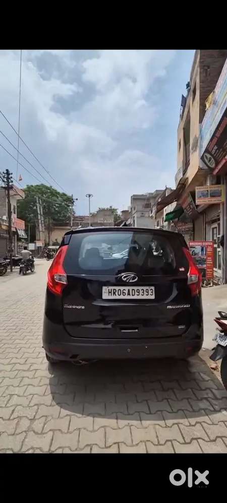 Mahindra Marazzo Diesel 2019 7seater Car