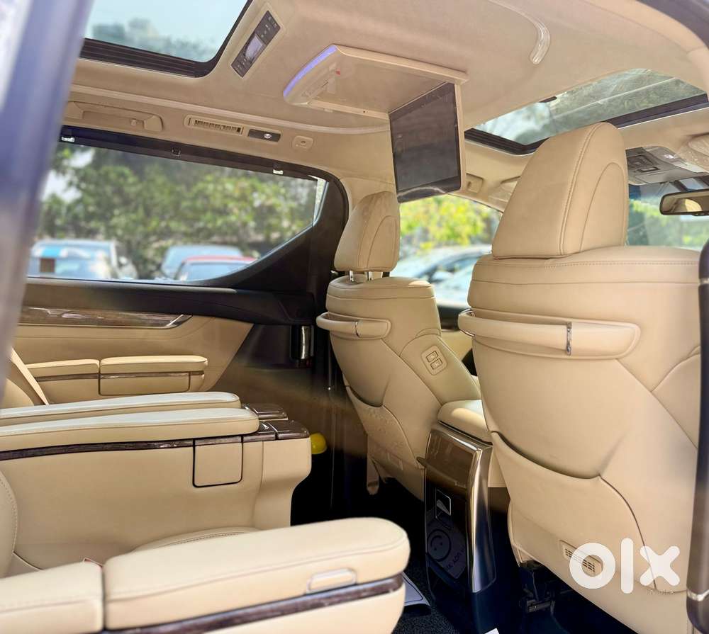 Toyota Vellfire Vip – Executive Lounge, 2022, Petrol