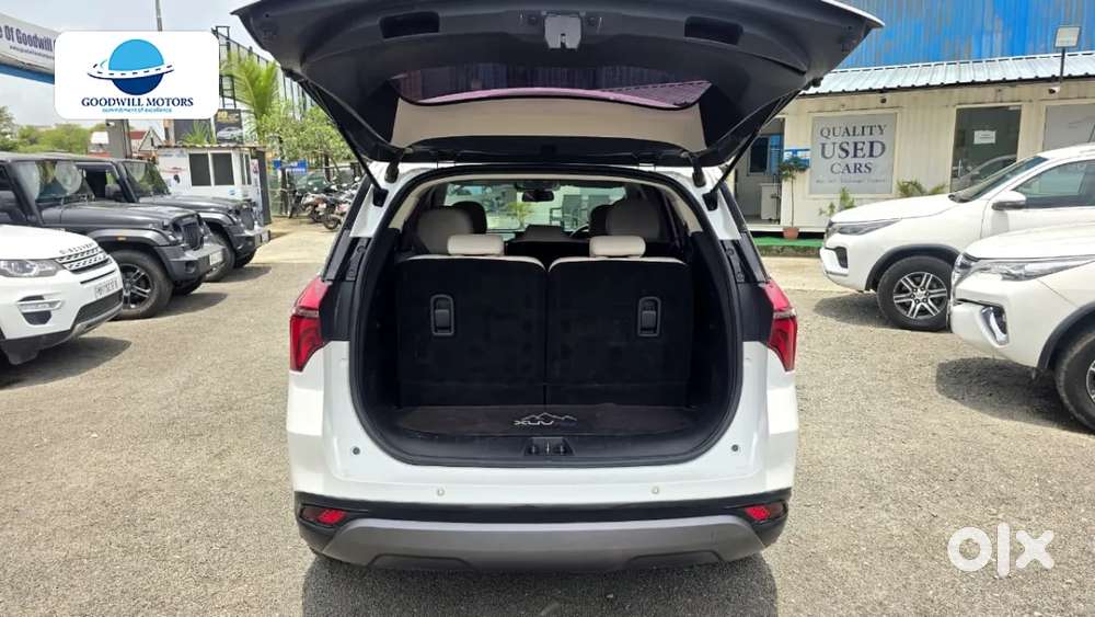 Mahindra Xuv700 2.2 Ax 7 Diesel At Str Awd, 2025, Diesel