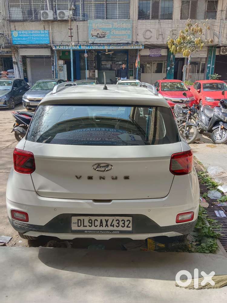 Hyundai Venue 1.2 S (o), 2022, Petrol