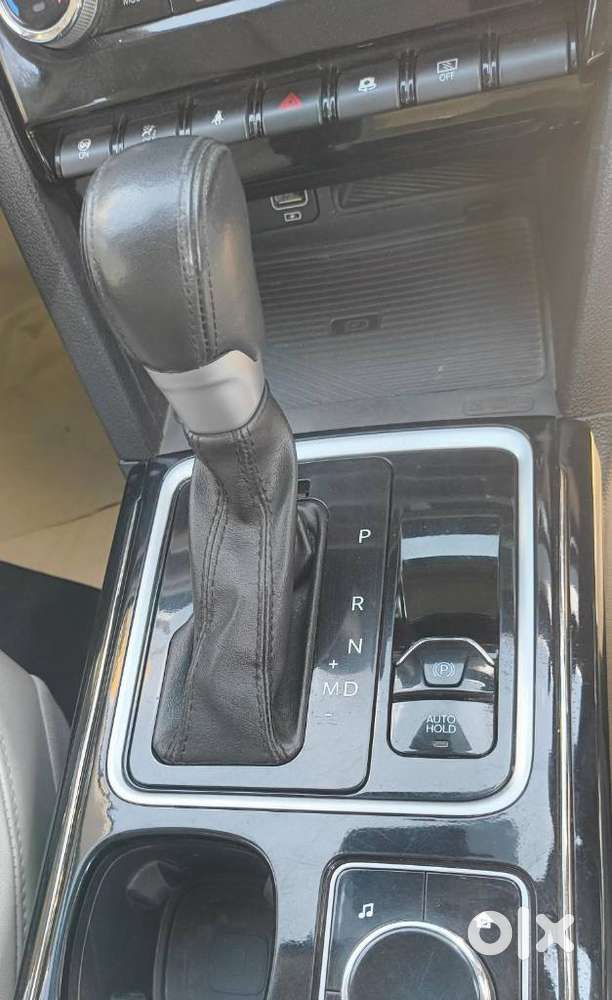 Mahindra Xuv700 2.0 Ax 7 Petrol At Luxury Pack Str, 2024, Petrol