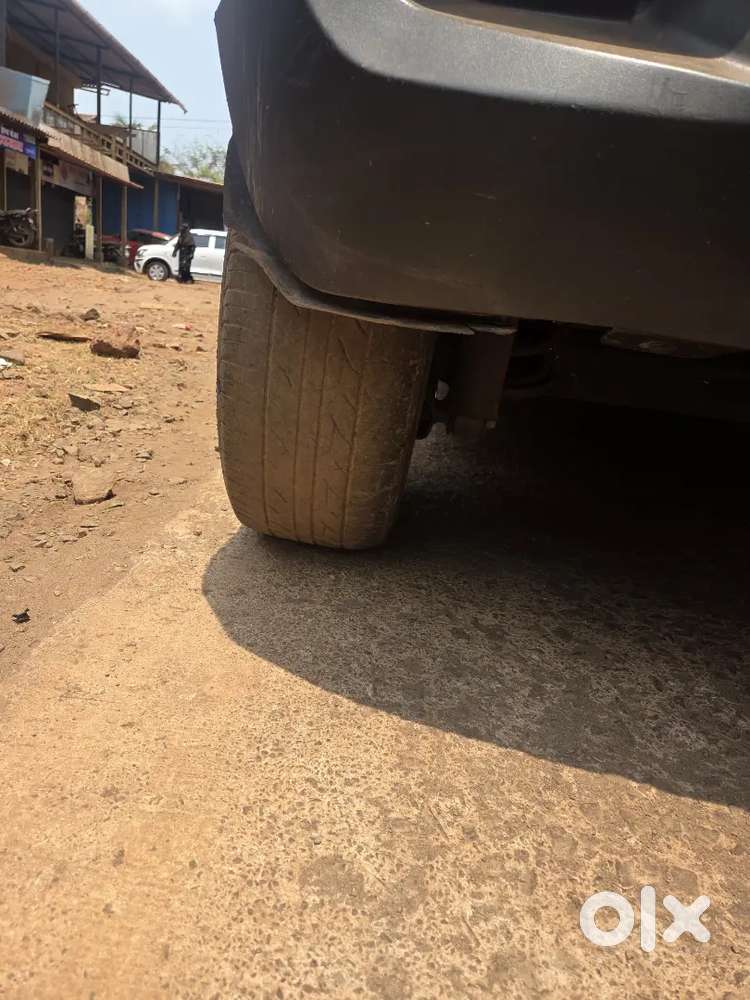 Mahindra Kuv 100