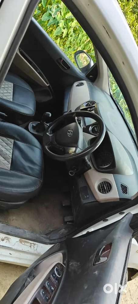 Hyundai Grand I10 2016 Diesel 100000 Km Driven