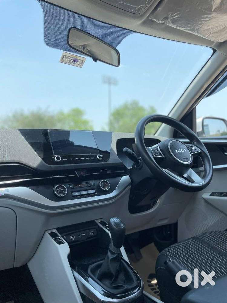 Kia Carens 1.5 Prestige 7 Str, 2023, Petrol