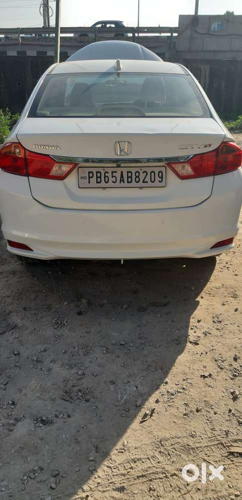 Honda City V At Sunroof I-vtec, 2015, Petrol