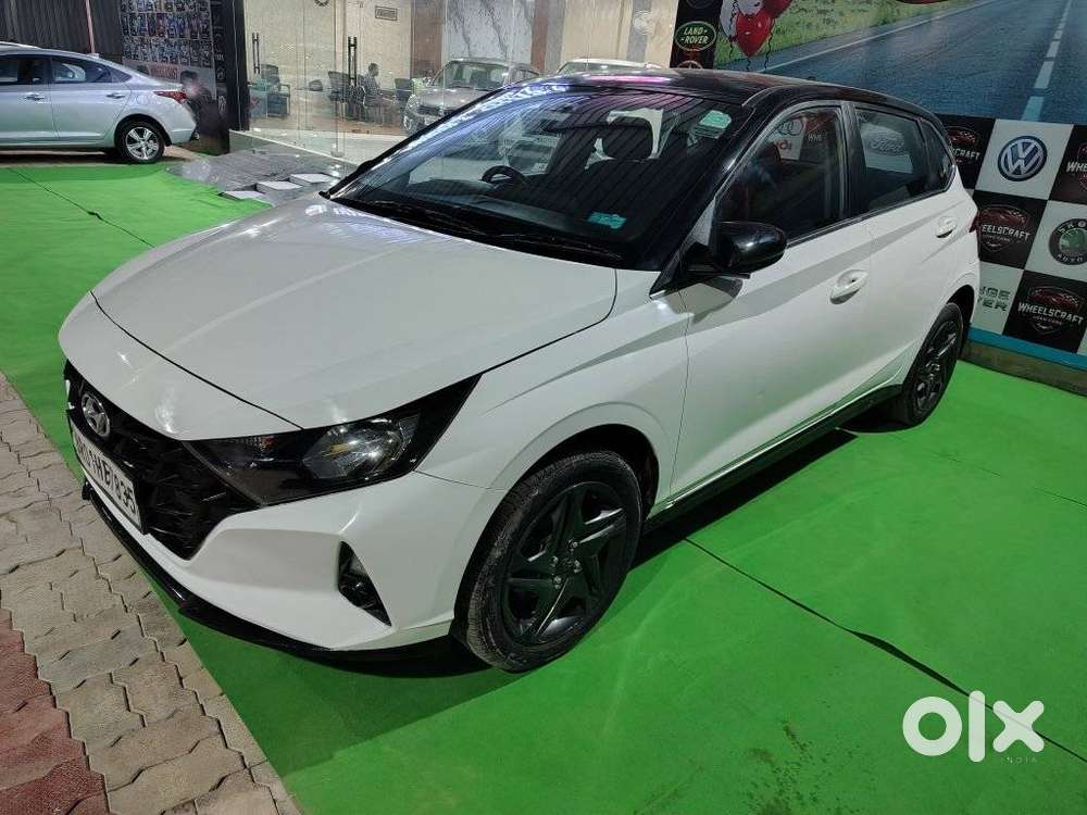 Hyundai I20 Sportz 1.2 Mt Dual Tone, 2023, Petrol