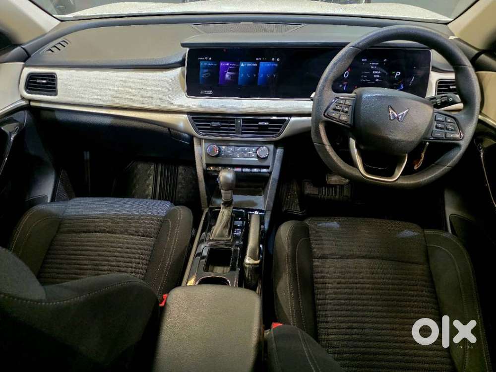 Mahindra Xuv700 2.2 Ax 5 Diesel At 7 Str, 2024, Diesel