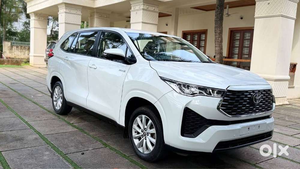 Toyota Innova Hycross 2.0 Vx Hybrid 8 Str, 2023, Petrol