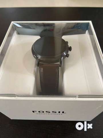 Gps best sale fossil smartwatch