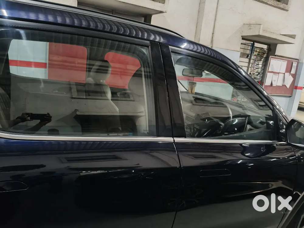 No Middle Man - Xuv 700 Ax7 Midnight Black Automatic Single Owner