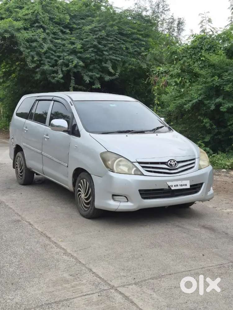 Toyota Innova 2011 Diesel 7-seater Car