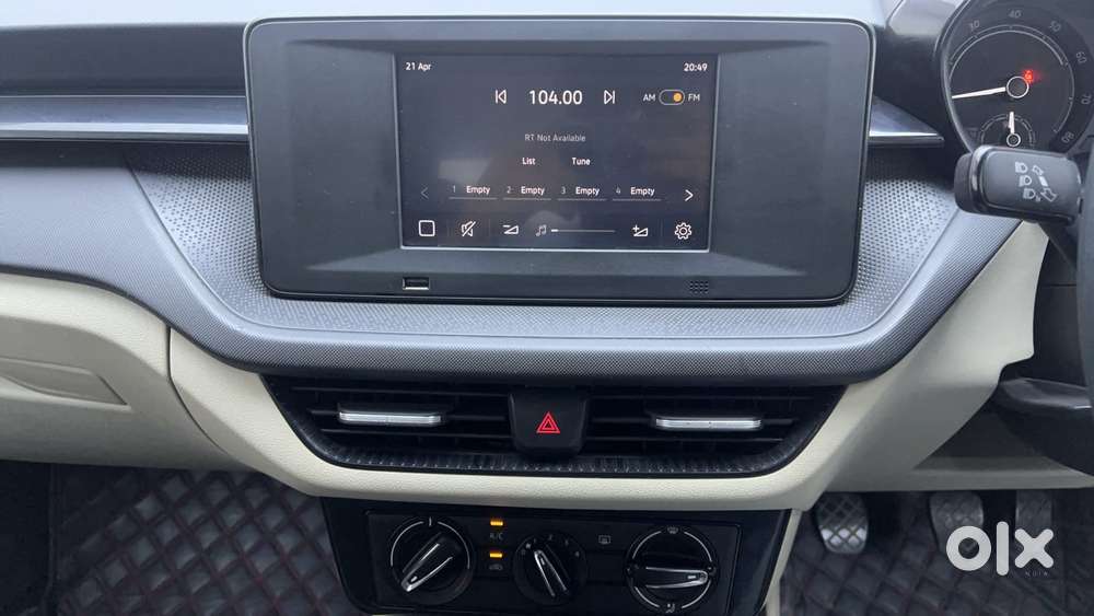 Skoda Slavia Active 1.0l Tsi Mt, 2023, Petrol