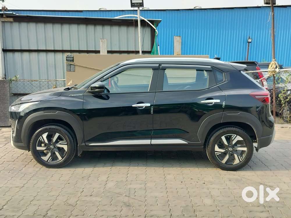 Nissan Magnite N-connecta Mt, 2025, Petrol