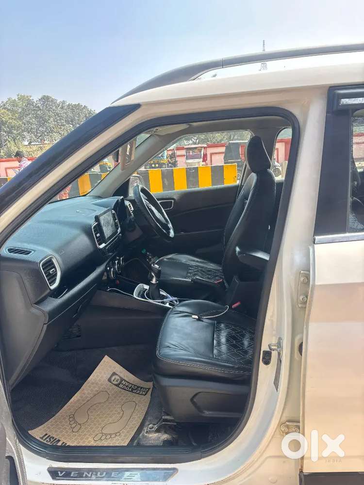 Hyundai Venue 2022 Diesel 70600 Km Driven