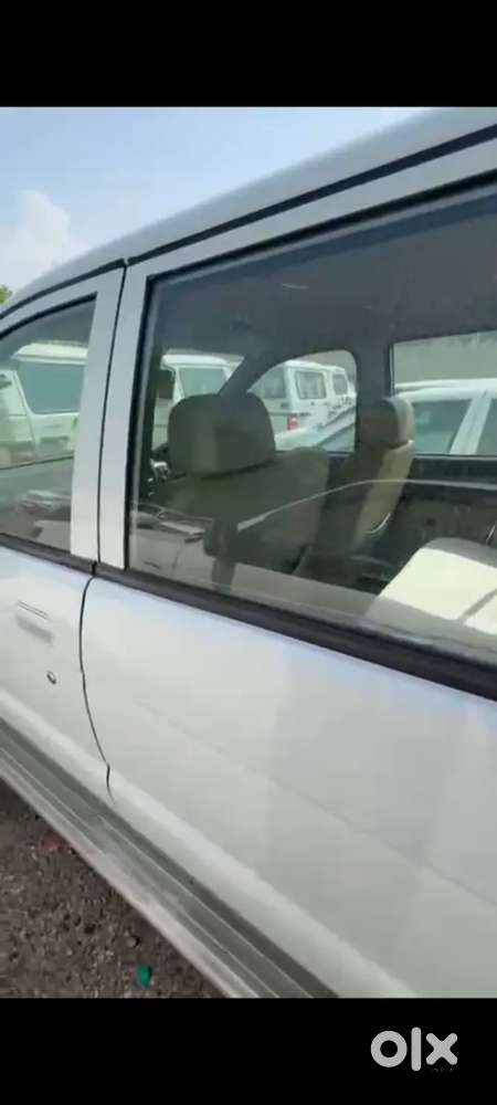 Chevrolet Tavera Neo 2015 Model