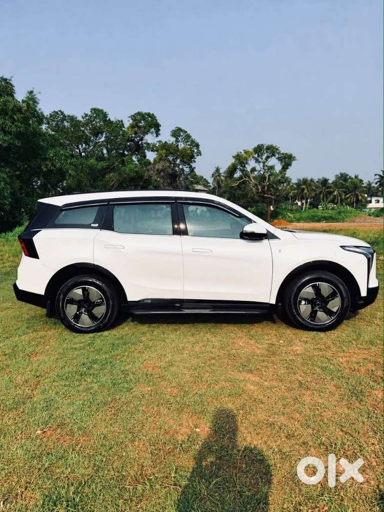 Mahindra Xev 9s, 2026, Electric