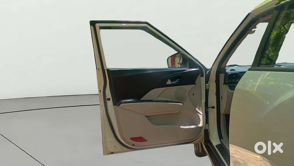 Mahindra Xuv300 W8 Diesel, 2022, Diesel