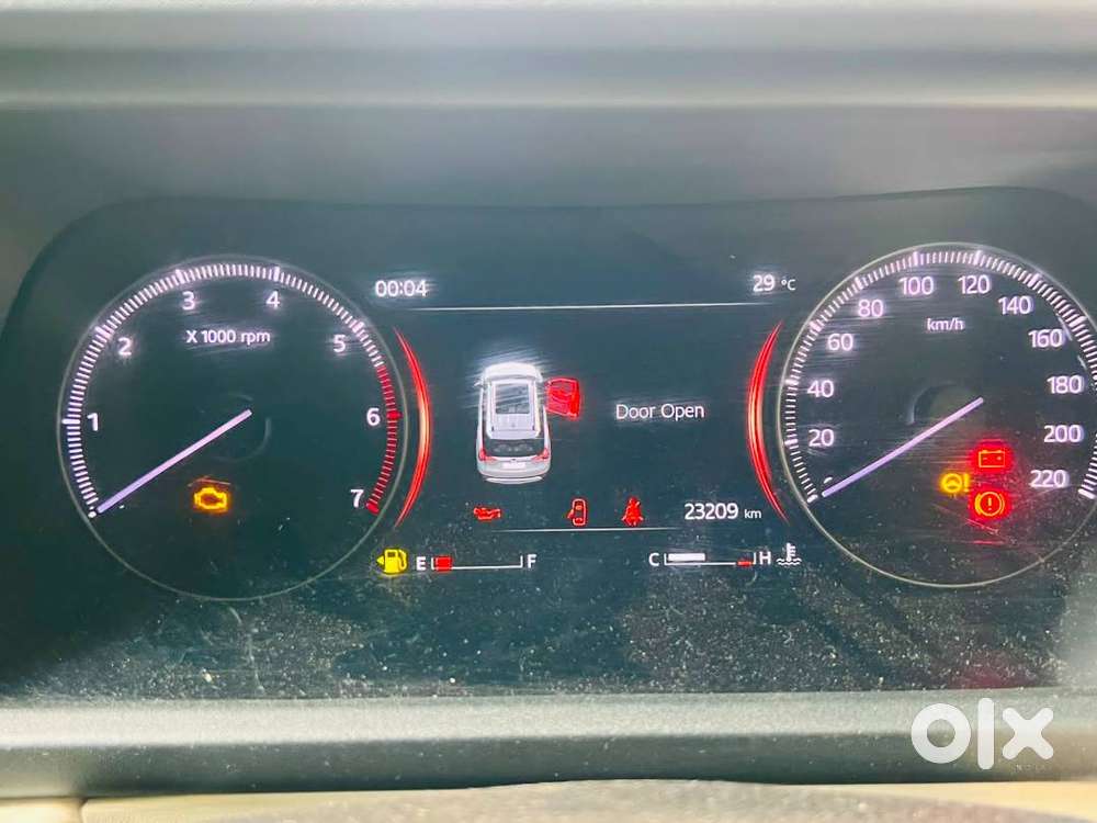 Mahindra Xuv 700 Less Used 3 Yrs