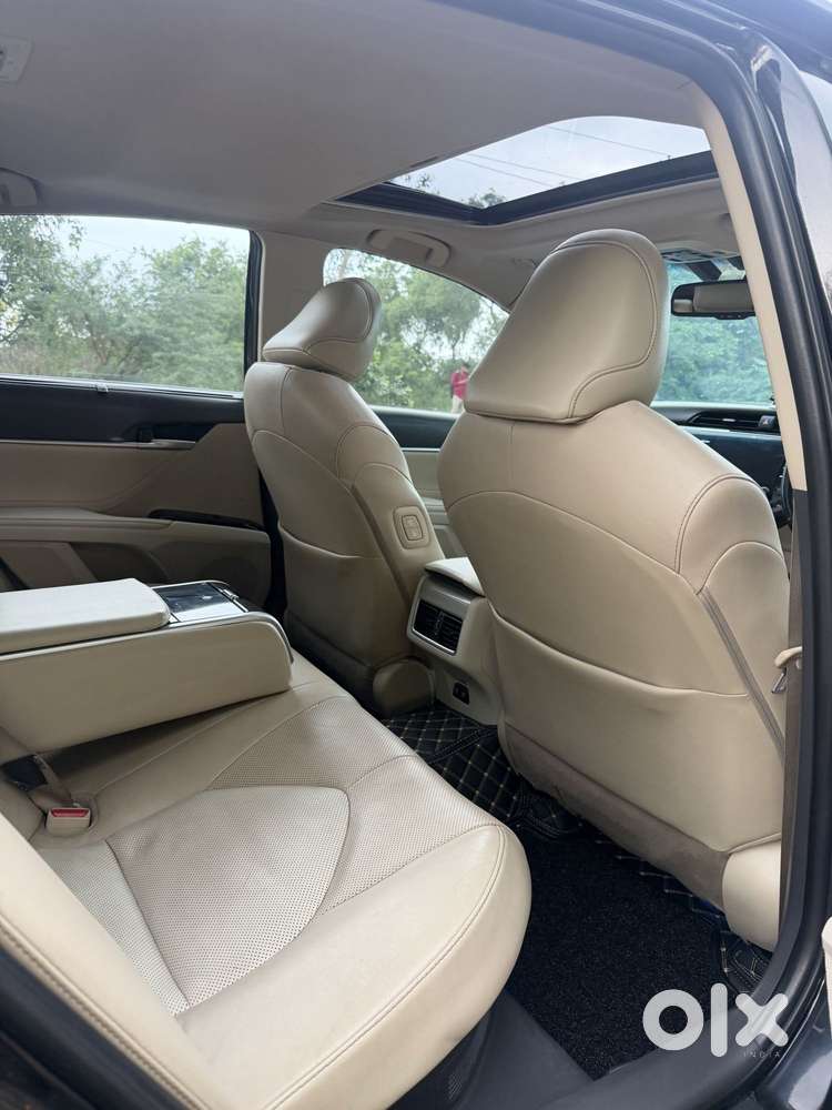 Toyota Camry Hybrid, 2019, Petrol