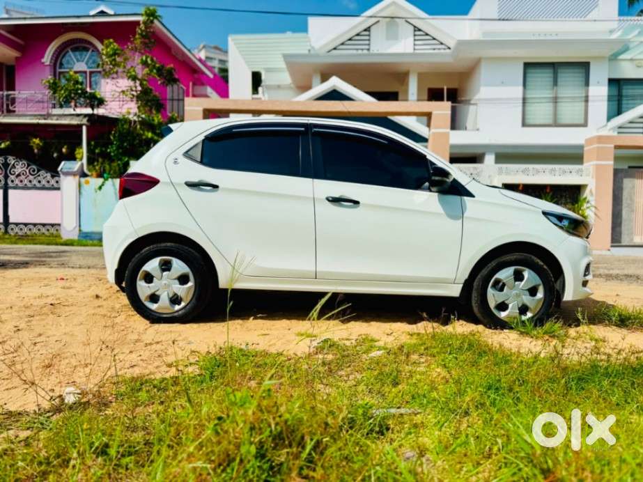 Tata Tiago 1.2 Revotron Xm, 2024, Petrol