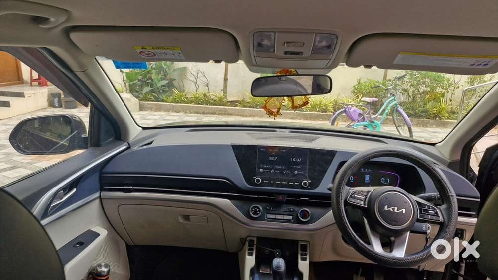 Kia Carens Petrol 2024