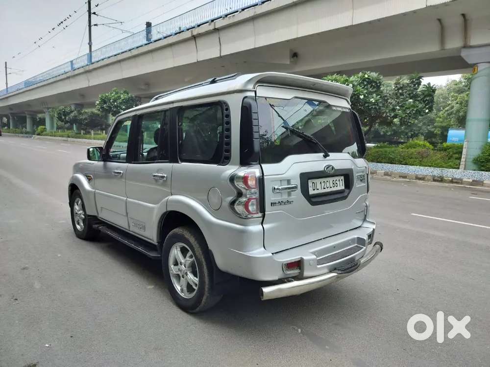 Mahindra Scorpio S10 2017