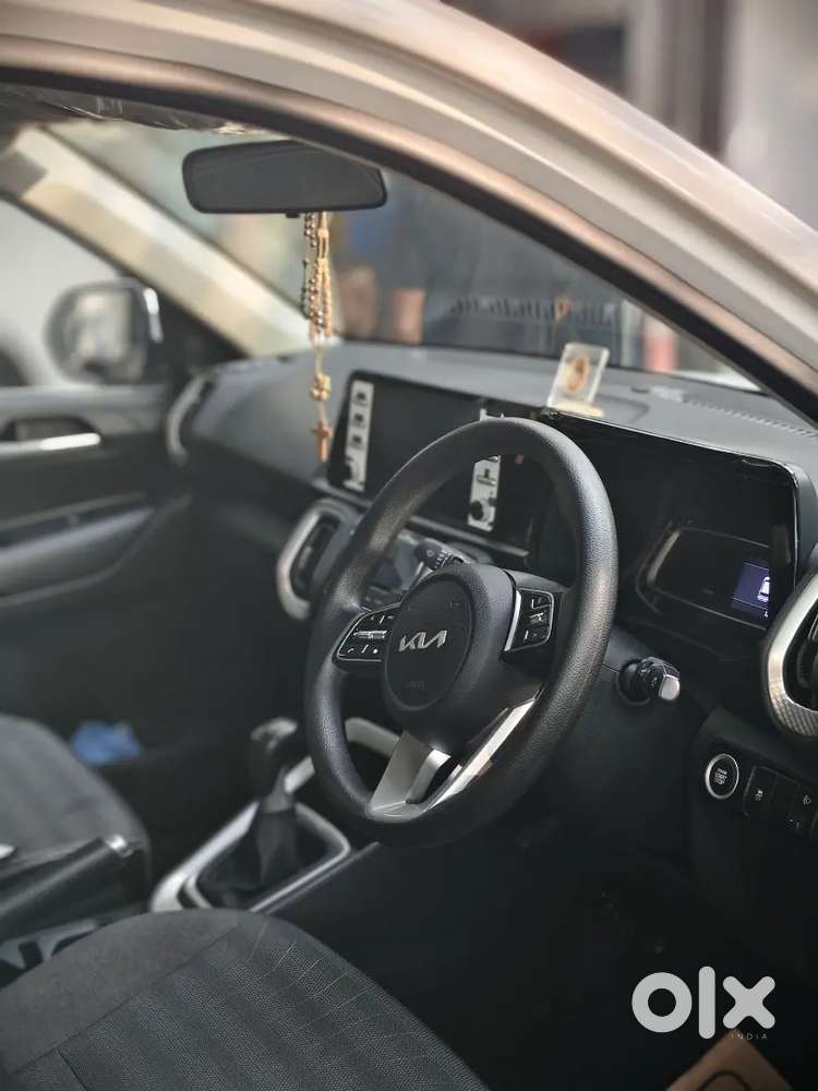 Kia Sonet 2023 Petrol 12600 Km Driven