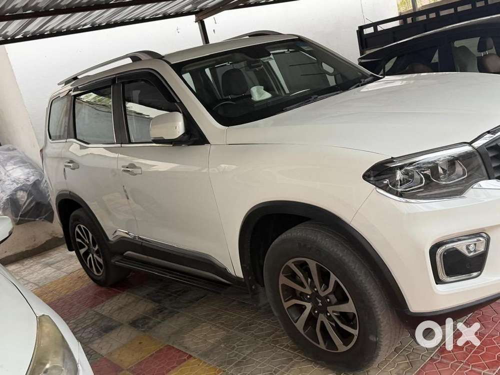 Mahindra Car Petrol 2023
