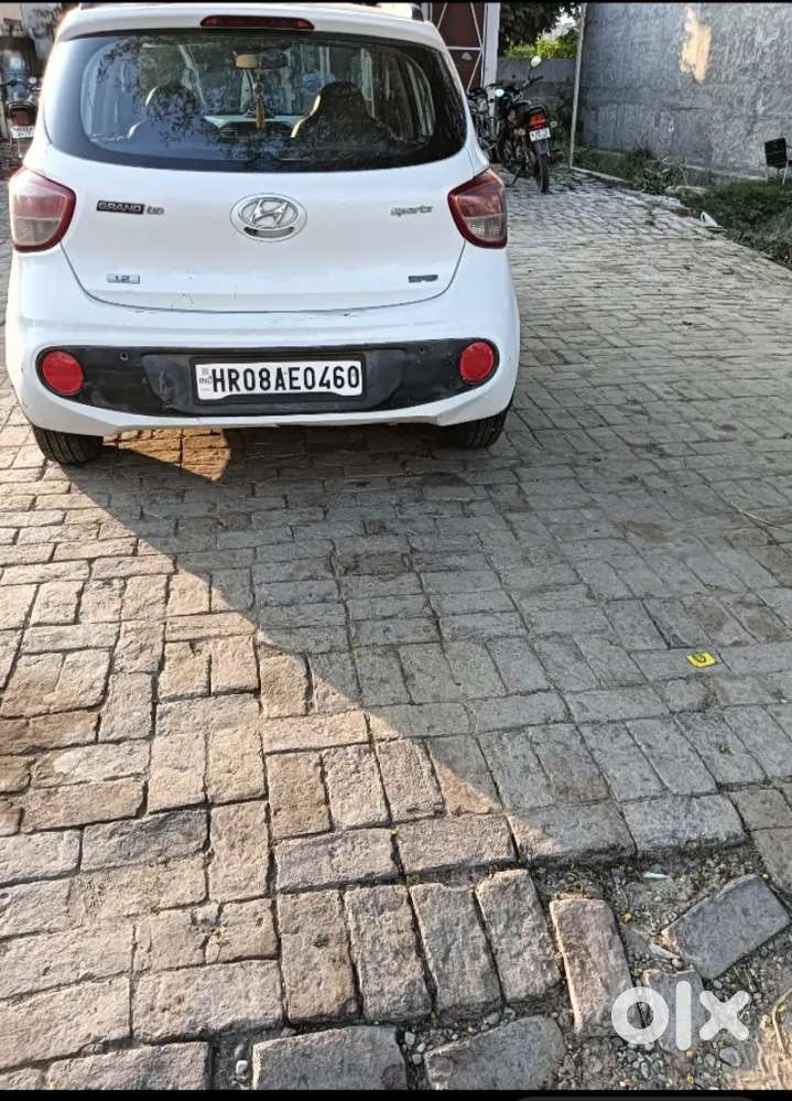 Very Good Condition. Petrol+ Cng New Tayer