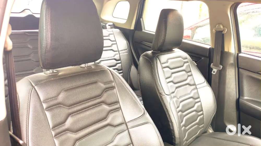 Maruti Brezza Lxi 2023 Full Companies Free Service Available