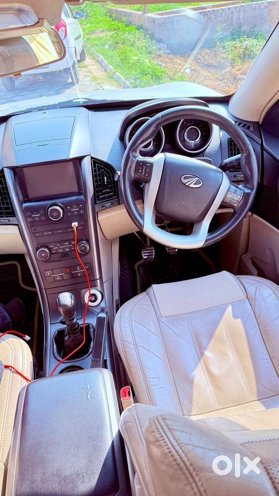 Mahindra Xuv500 W10 2016 Year