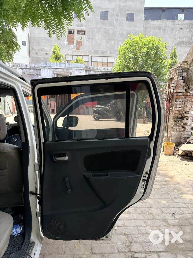 Wagonr Company Fitted Cng + Petrol Variant