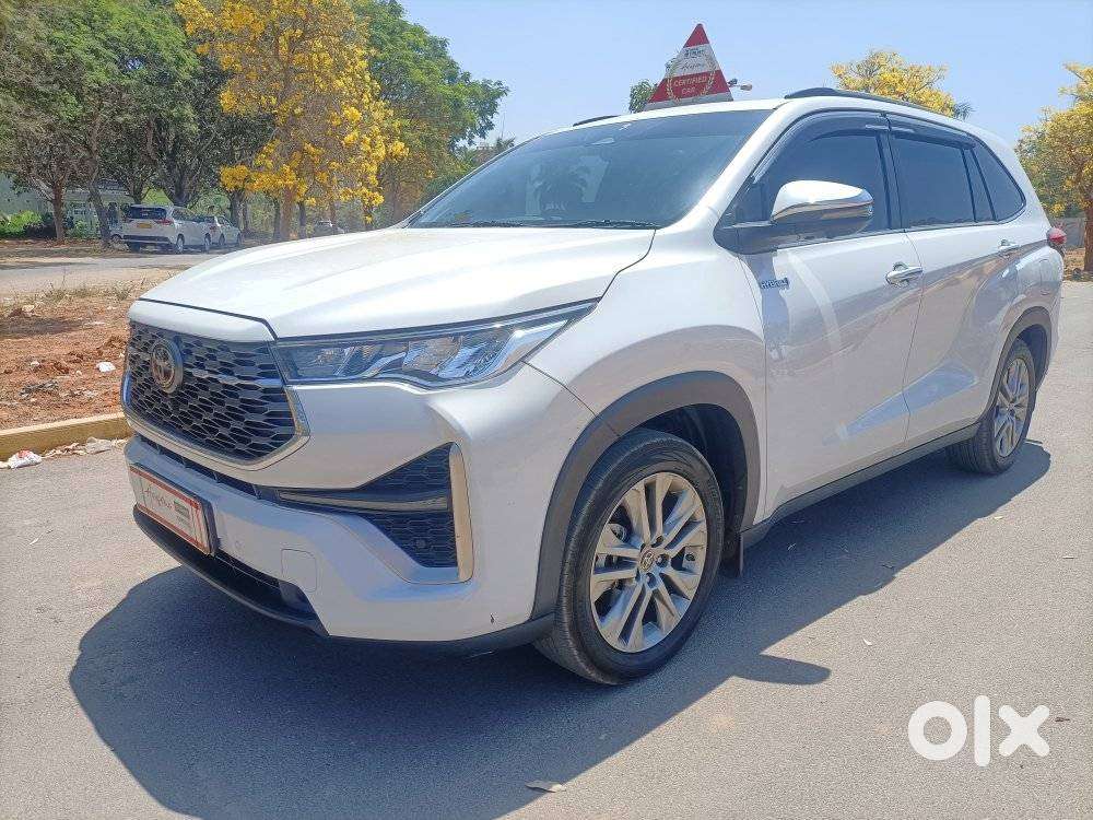Toyota Innova Hycross 2.0 Zx (o) Hybrid 7 Str, 2023, Petrol