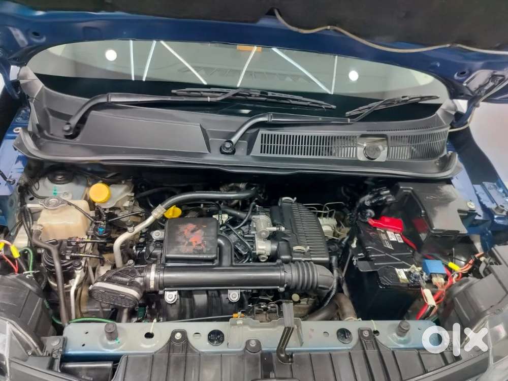Renault Triber Rxz, 2021, Petrol