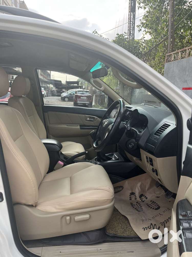 Toyota Fortuner 3.0 Ltd, 2015, Petrol