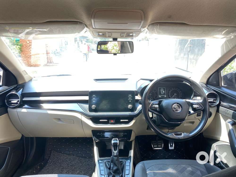 Skoda Slavia 1.0 Ambition Tsi At, 2023, Petrol