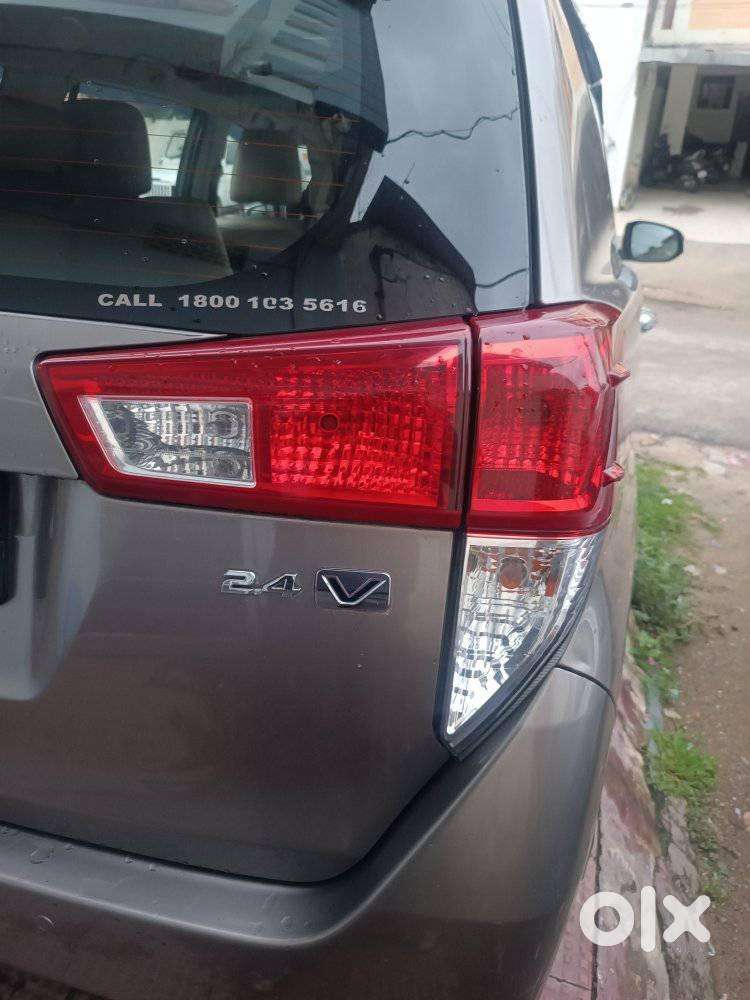 Toyota Innova Crysta 2.4 V 7 Str, 2017, Diesel