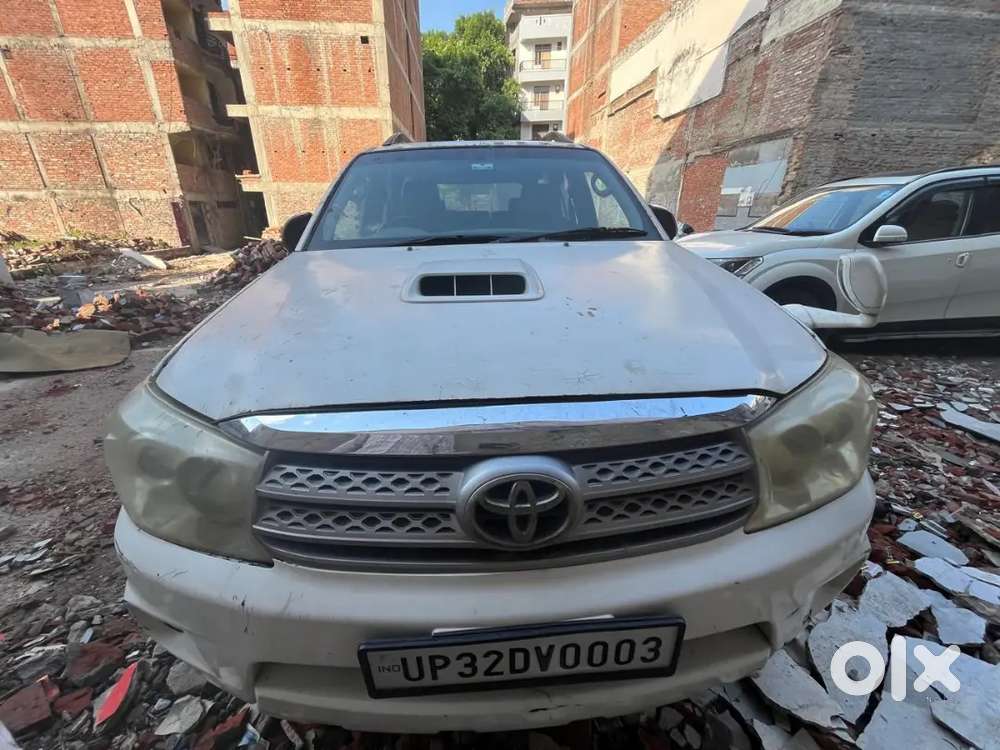 Toyota Fortuner 2012 Diesel 270625 Km Driven