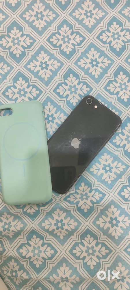 iPhone SE 2020 64GB Midnight Black exchange also with accessories