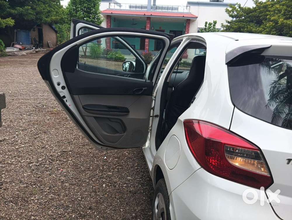Tata Tiago Petrol 2018