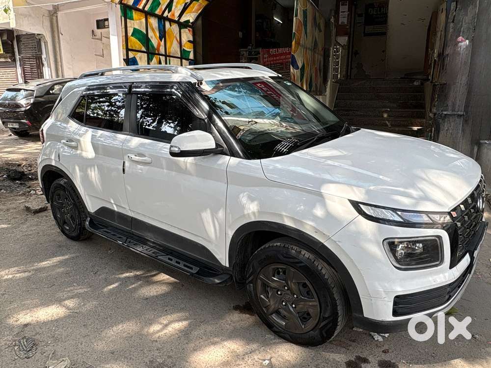 Hyundai Venue Petrol 2023