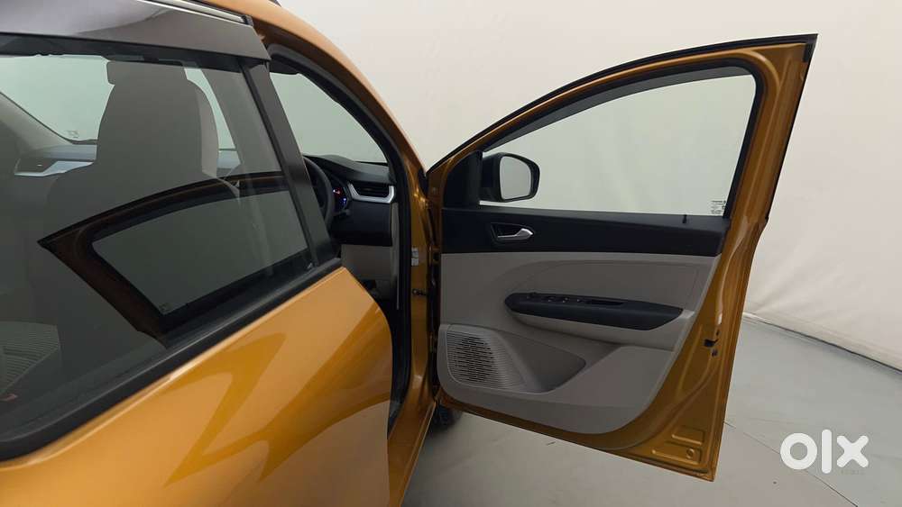 Renault Triber Rxz Easy-r Amt, 2023, Petrol