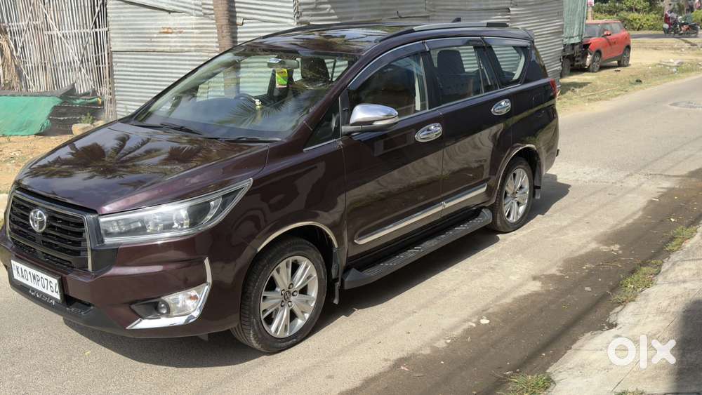 Toyota Innova Crysta 2.8 Zx At 7 Seater, 2016, Diesel