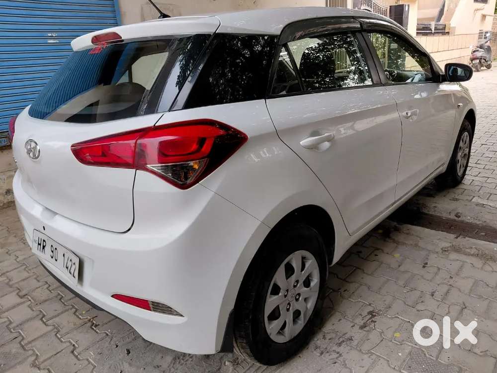 Hyundai I20 Executive 54415 Km Runing Showroom Car