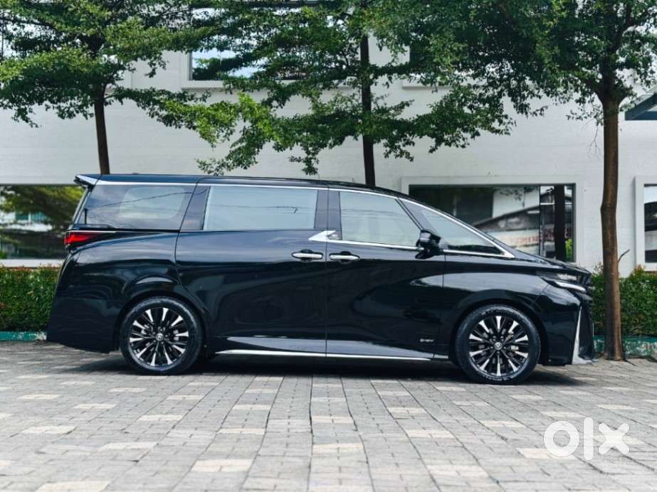 Toyota Vellfire Vip &ndash; Executive Lounge, 2025, Petrol