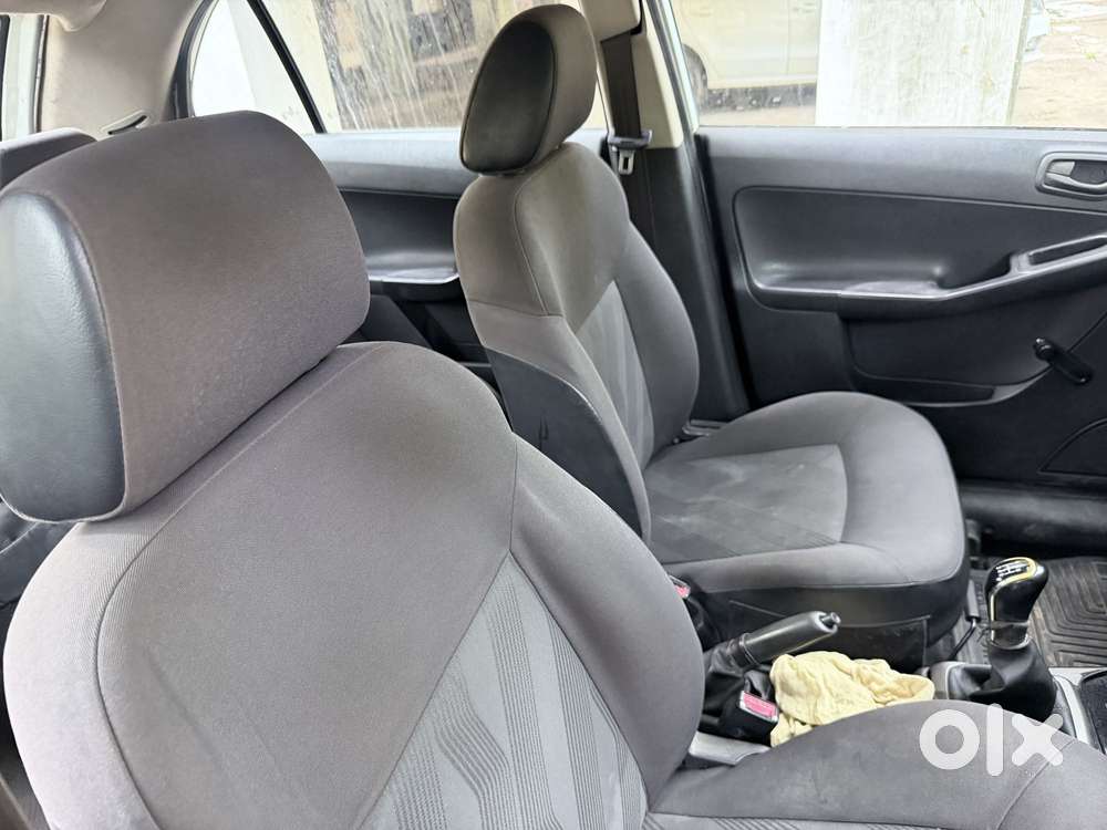 Tata Bolt Revotron Xe, 2015, Petrol
